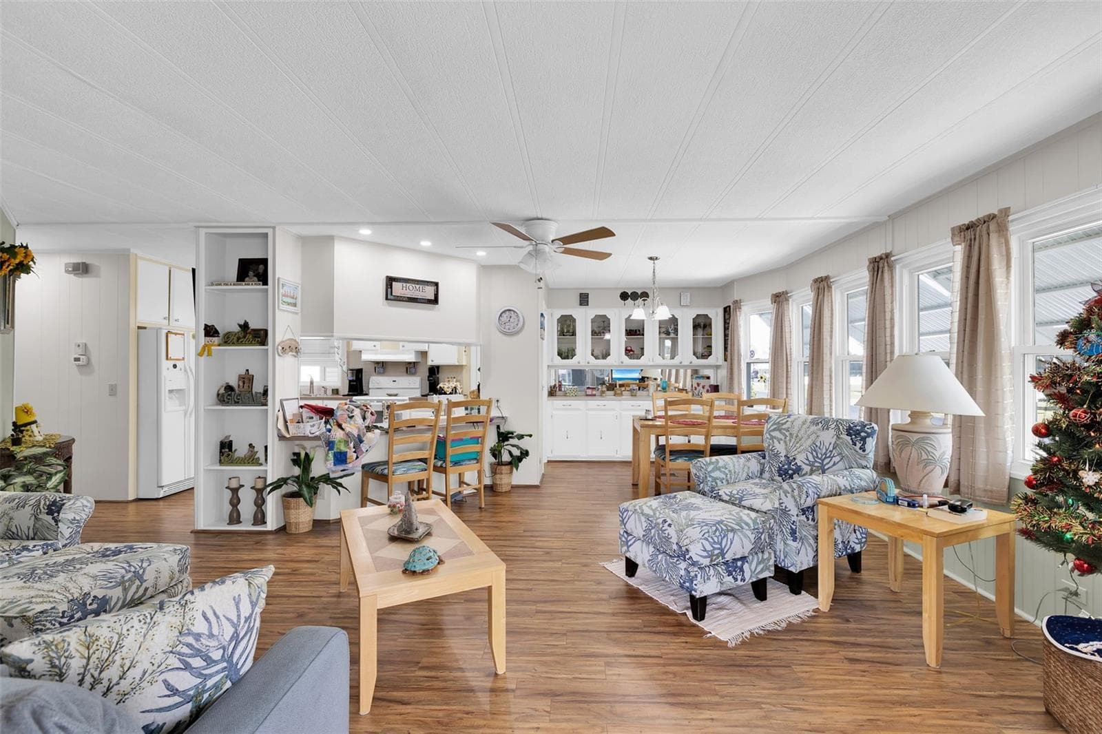 Manufactured Home at 220 LA ROSAS, NORTH PORT, photo 12 of 74