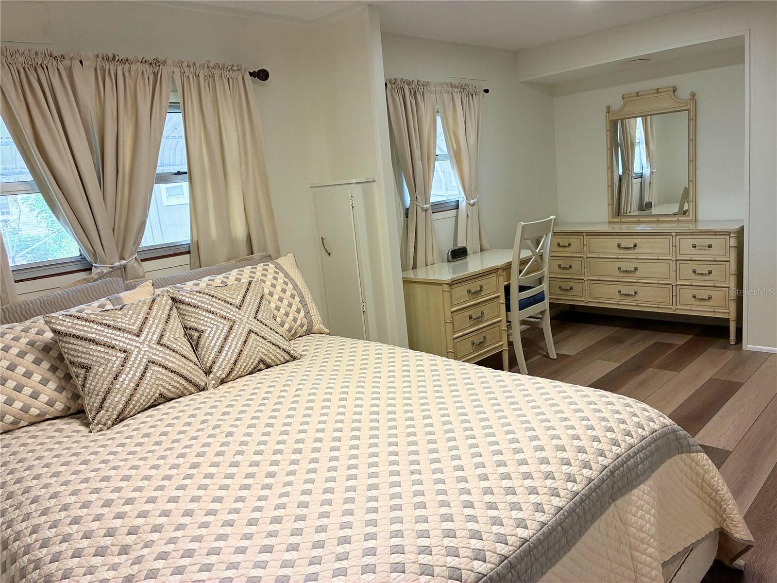 Mobile Home at 4981 PEBBLE BEACH AVE, SARASOTA, photo 5 of 17