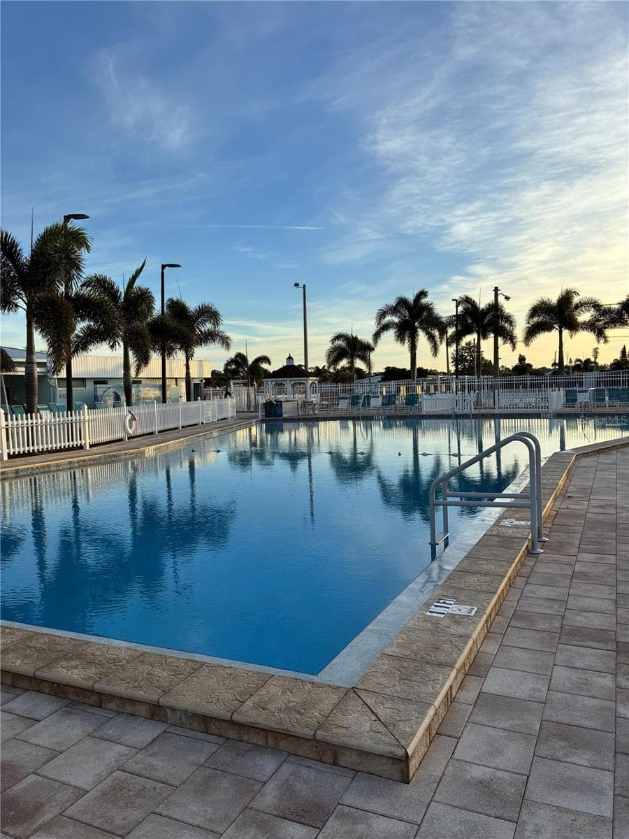 Mobile Home at 4981 PEBBLE BEACH AVE, SARASOTA, photo 11 of 17
