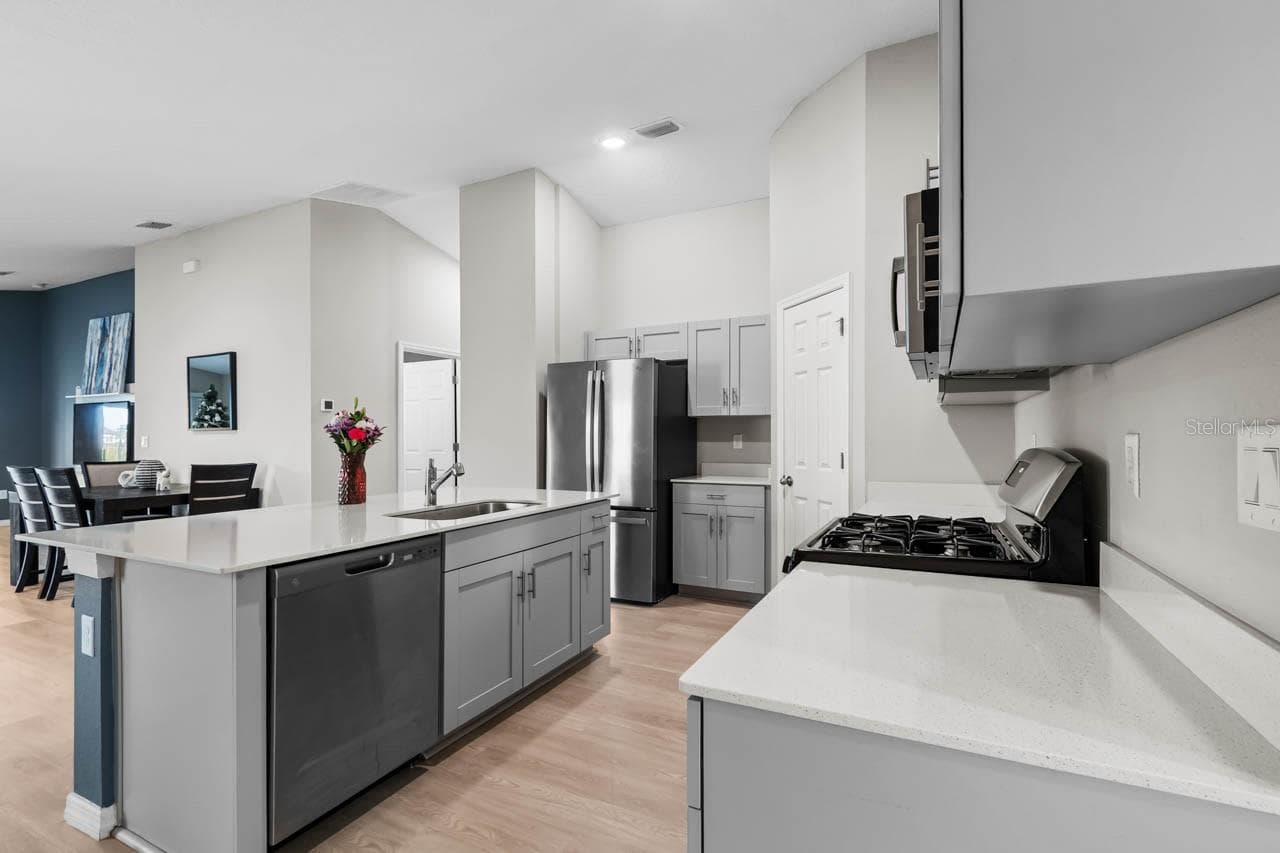 Single Family Residence at 5424 SUMMER SUNSET DR, APOLLO BEACH, photo 18 of 62