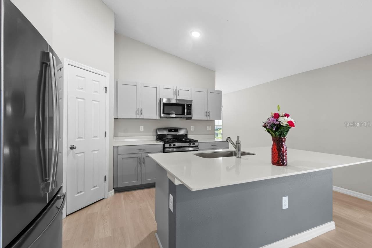Single Family Residence at 5424 SUMMER SUNSET DR, APOLLO BEACH, photo 5 of 62