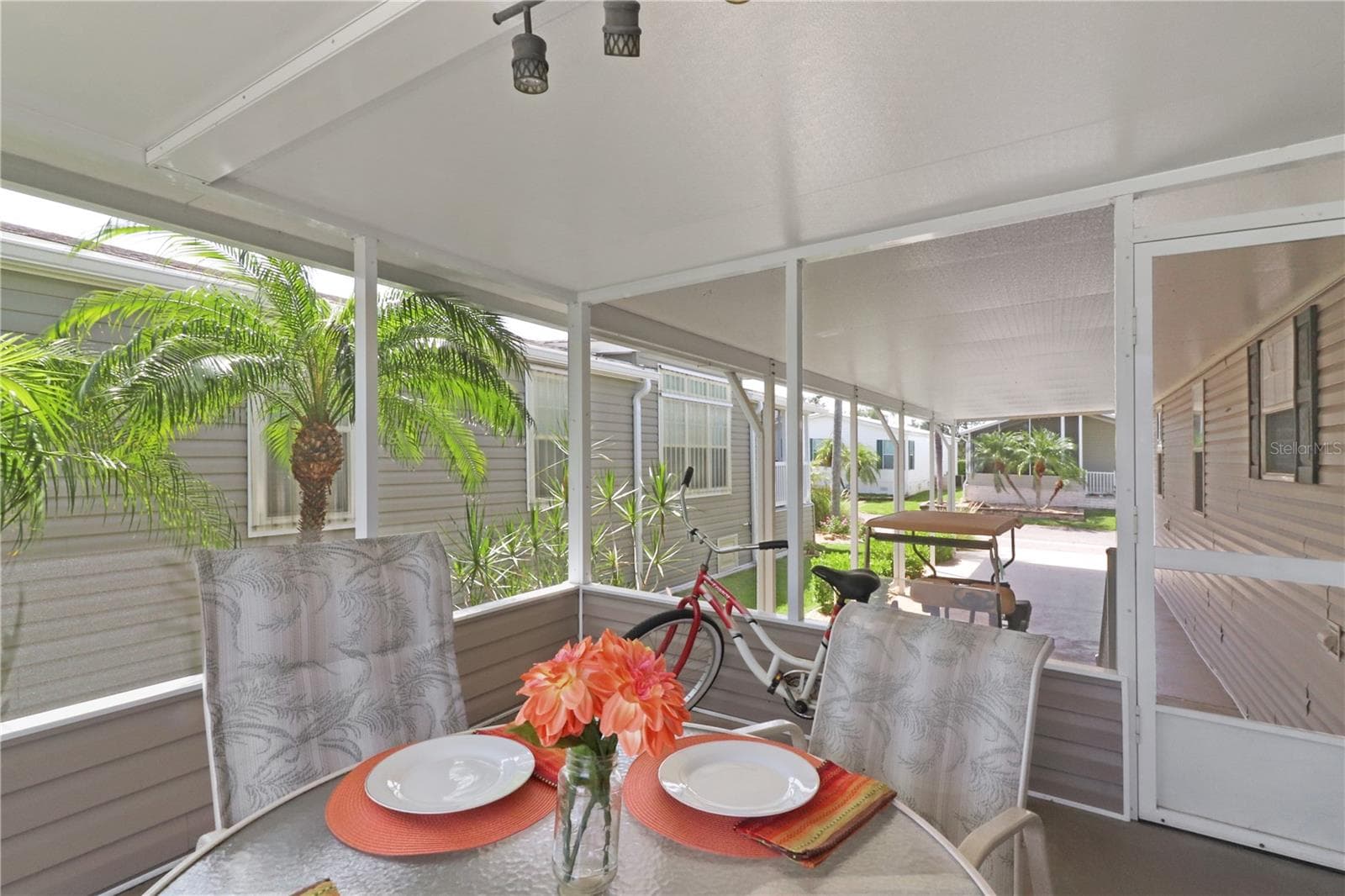 Screened Lanai - 2100 KINGS HWY #742, PORT CHARLOTTE