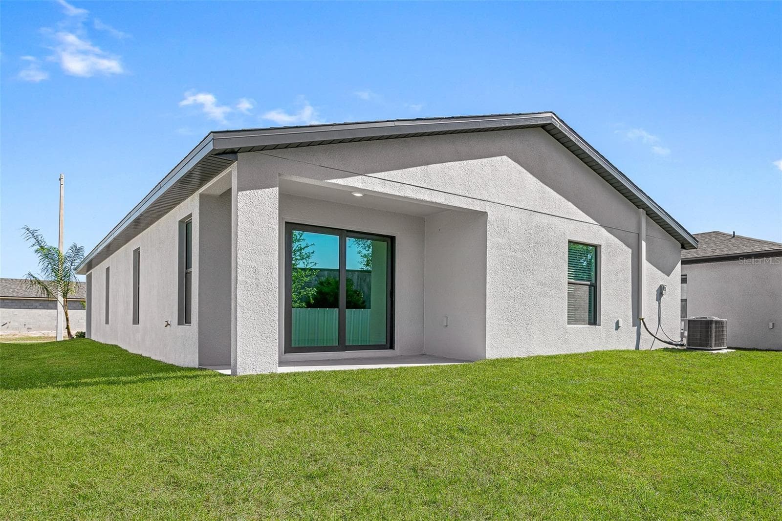 Single Family Residence at 614 BLACKTHORN DR, LAKELAND, photo 2 of 16