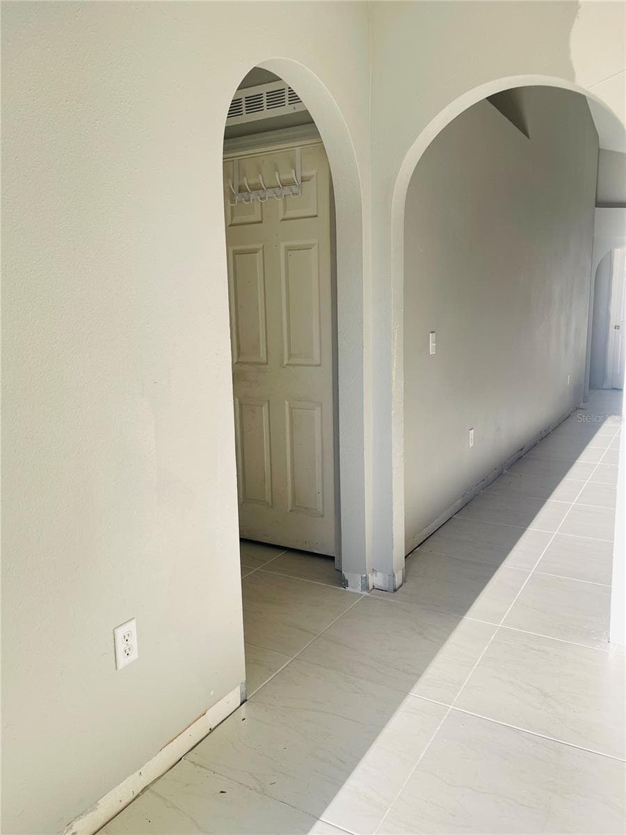 Single Family Residence at 124 PINE CRSE, OCALA, photo 6 of 35