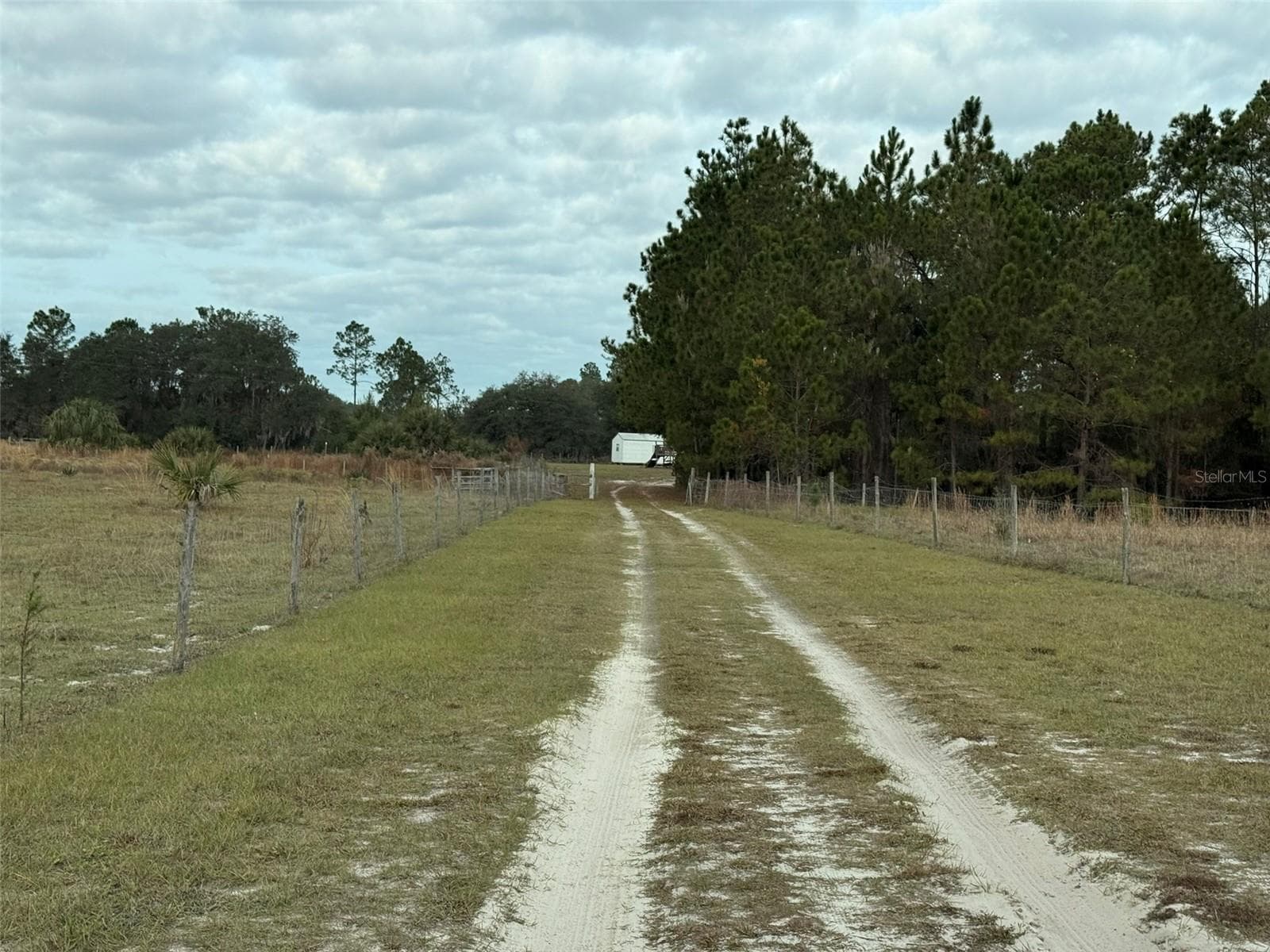 Manufactured Home at 29605 FULLERVILLE RD, DELAND, photo 19 of 37