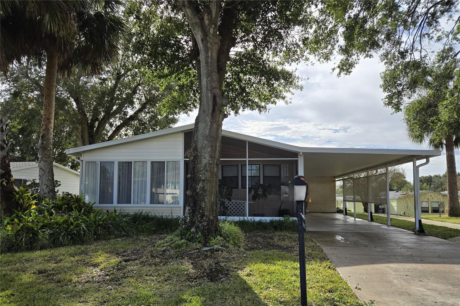 3740 N CITRUS CIR #709