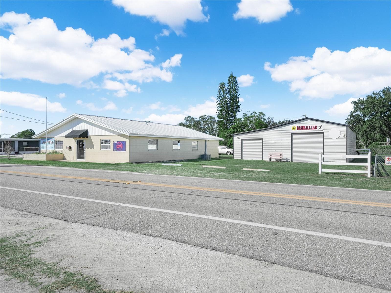 Retail at 109 N 3RD ST, EAGLE LAKE, photo 2 of 23