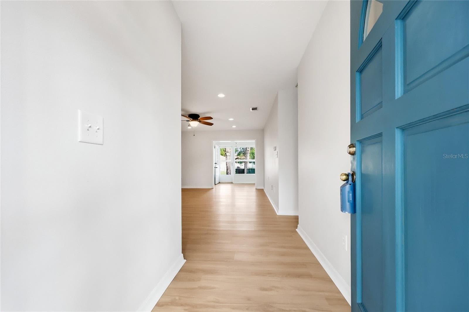 Entry way - 249 N HILL AVE #30, DELAND