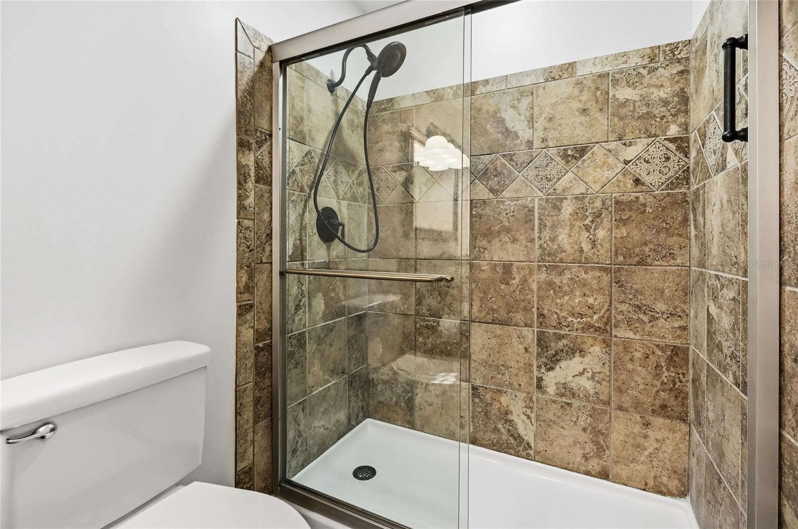 Primary en suite with walk-in shower - 249 N HILL AVE #30, DELAND