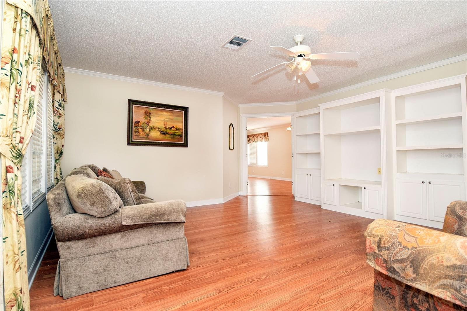 Manufactured Home at 11642 MARTELL CT, LEESBURG, photo 3 of 29