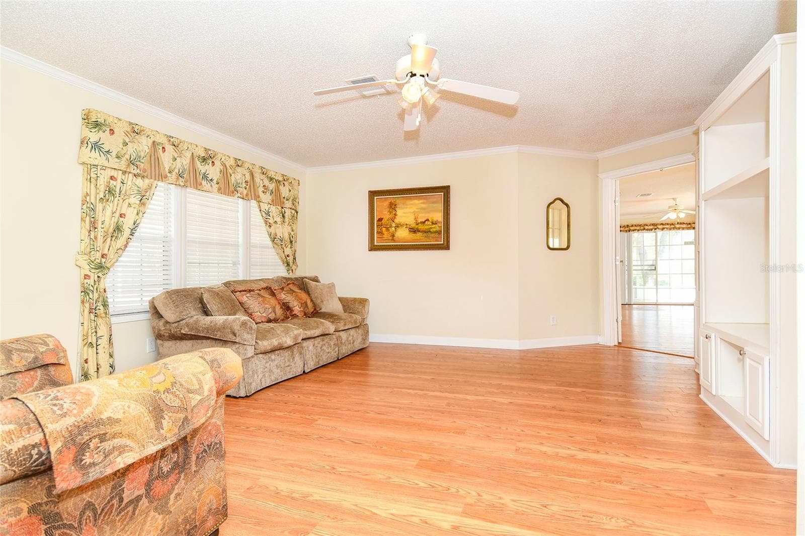 Manufactured Home at 11642 MARTELL CT, LEESBURG, photo 4 of 29