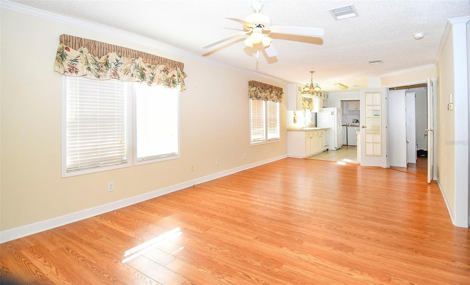 Manufactured Home at 11642 MARTELL CT, LEESBURG, photo 6 of 29