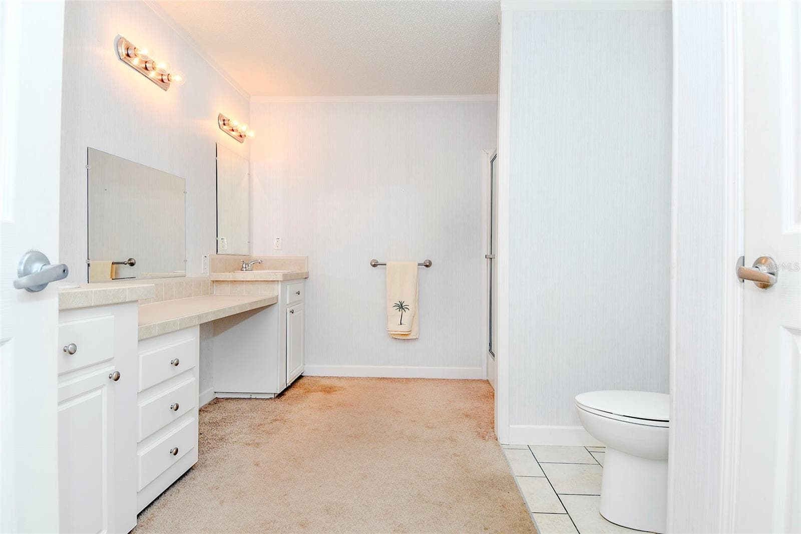 Manufactured Home at 11642 MARTELL CT, LEESBURG, photo 16 of 29