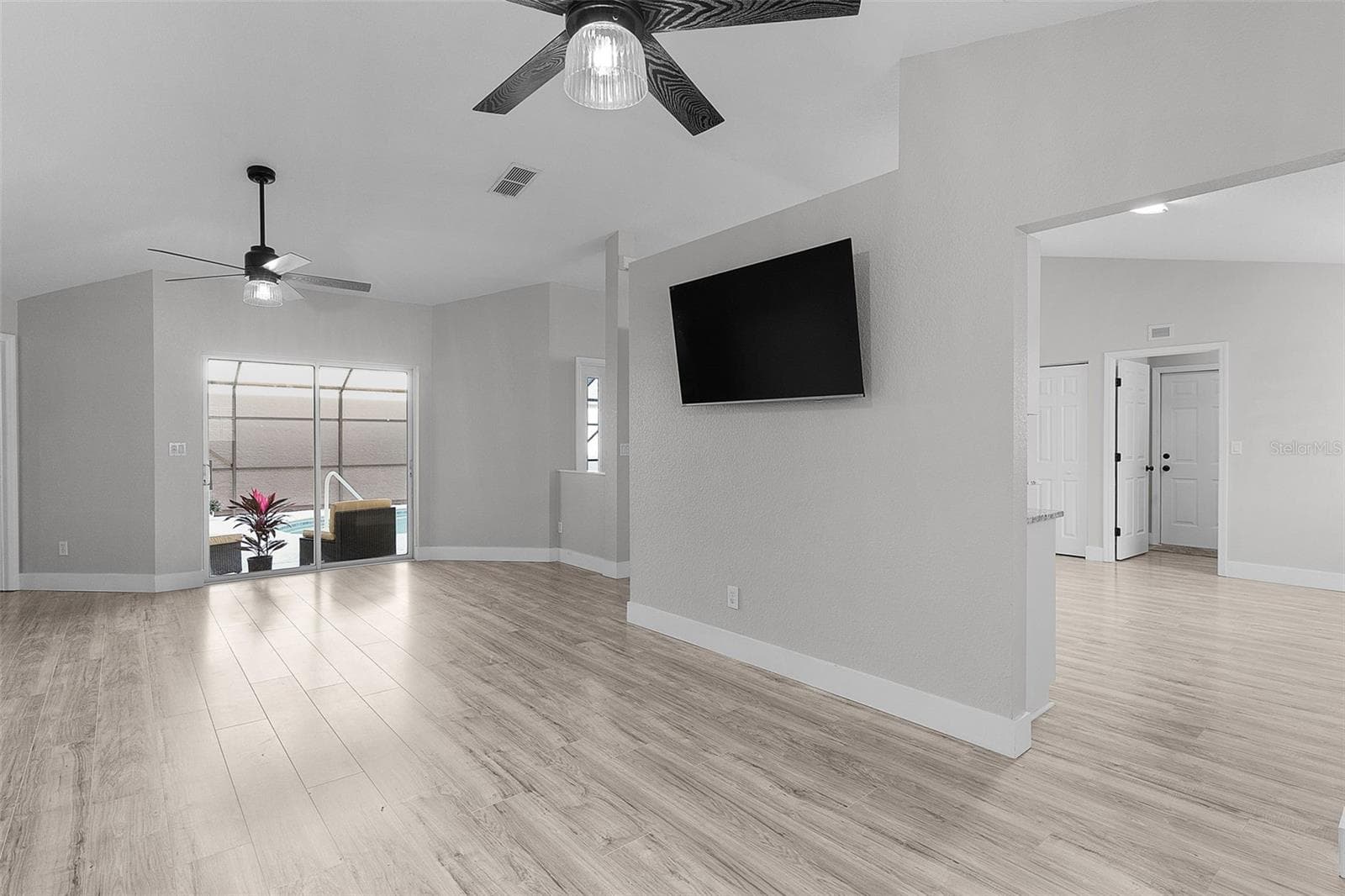 Single Family Residence at 17824 SE 113TH TER, SUMMERFIELD, photo 19 of 47