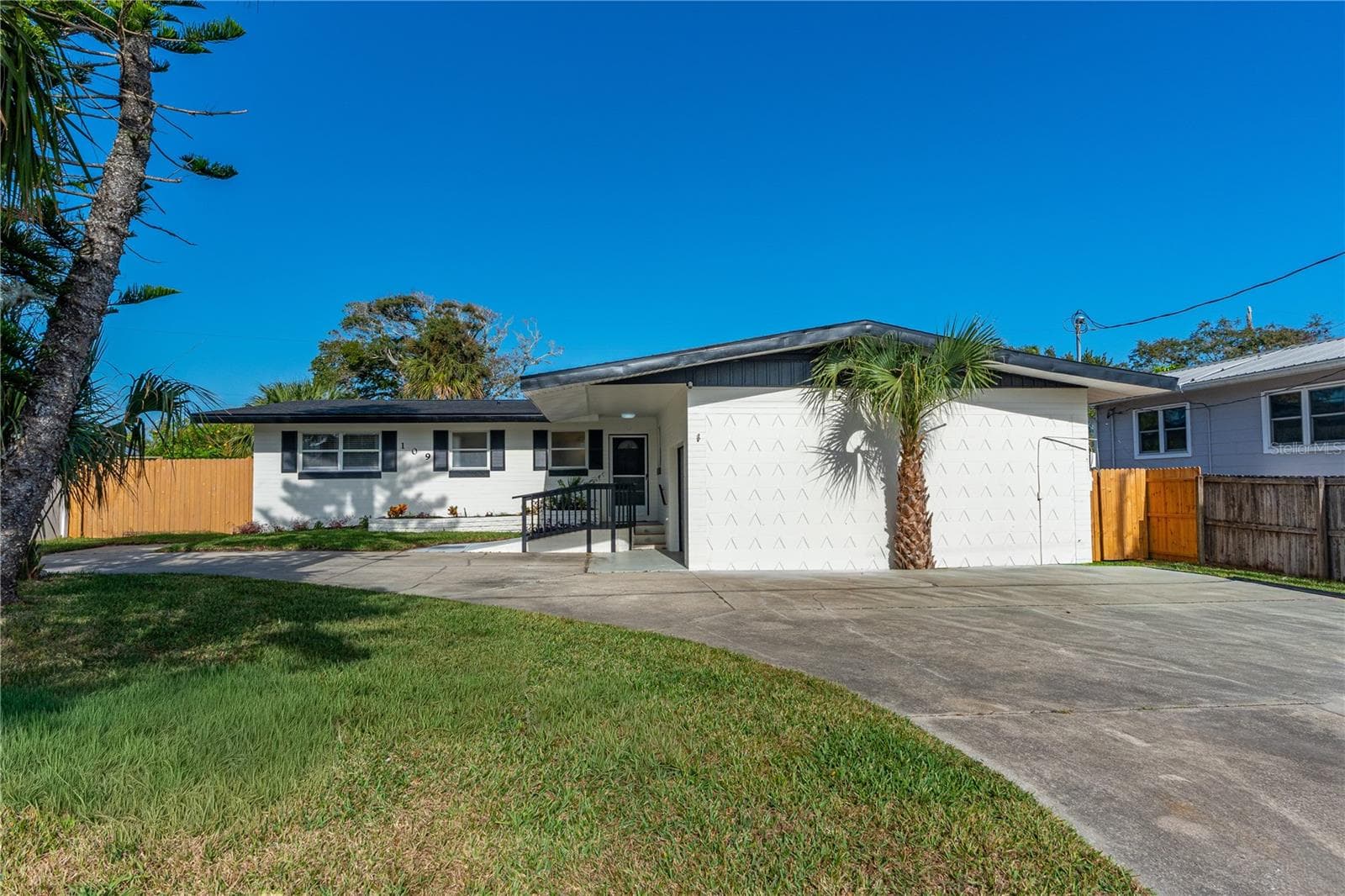 Single Family Residence at 109 STANDISH DR, ORMOND BEACH, photo 3 of 43
