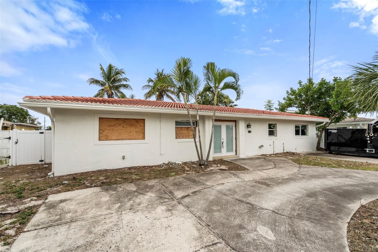 Front of of the house - 9570 SUN ISLE DR NE, ST PETERSBURG