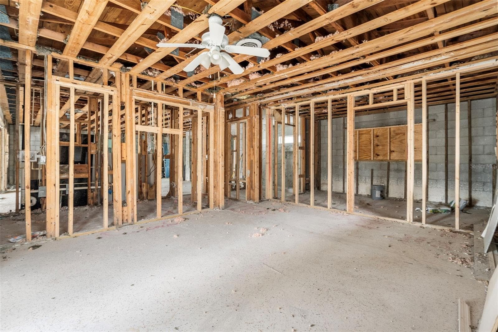 Single Family Residence at 9570 SUN ISLE DR NE, ST PETERSBURG, photo 22 of 35