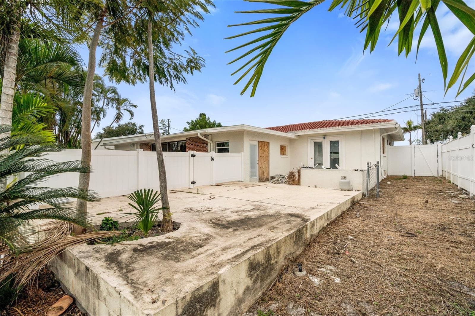 Single Family Residence at 9570 SUN ISLE DR NE, ST PETERSBURG, photo 25 of 35
