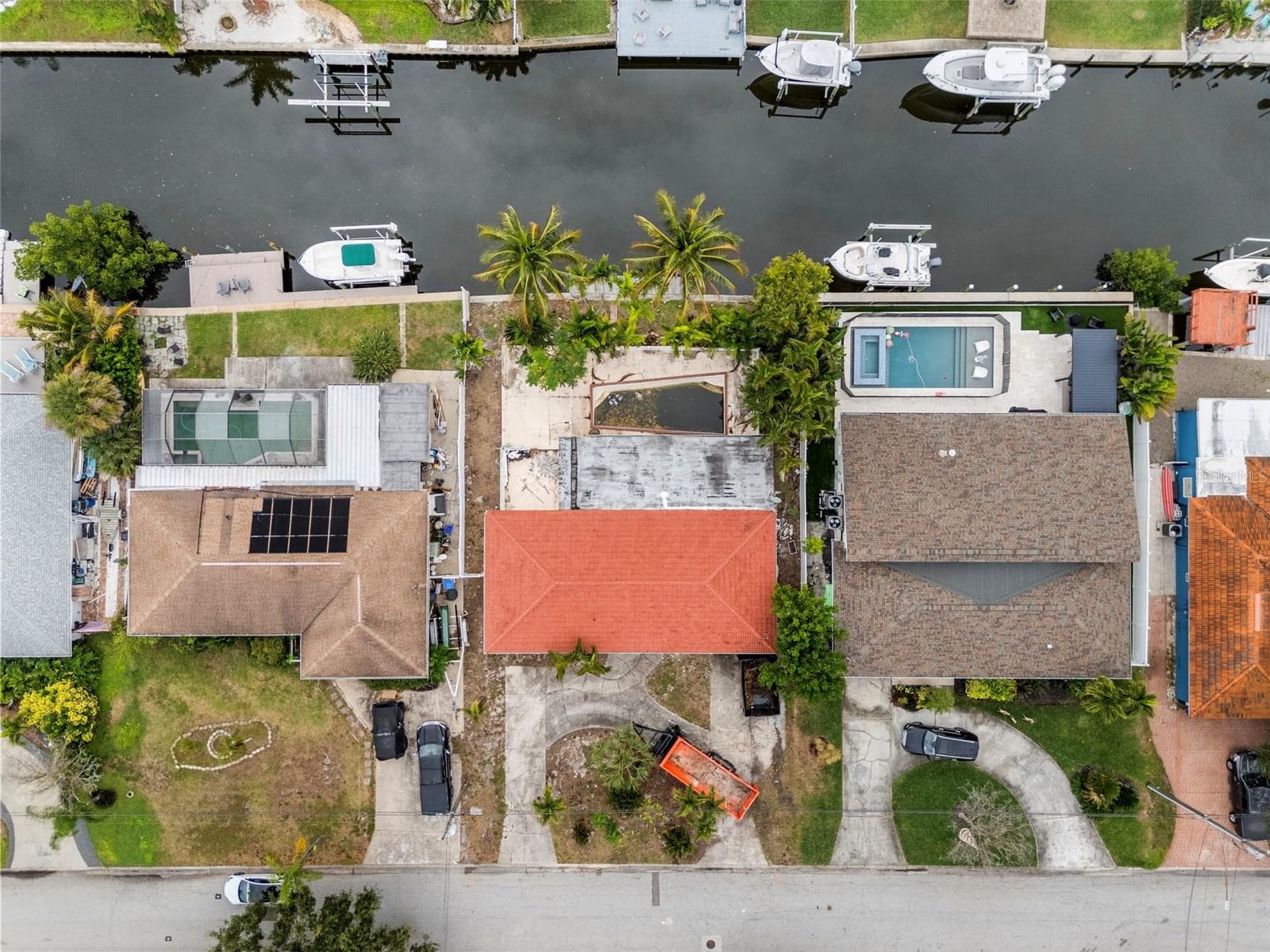 Single Family Residence at 9570 SUN ISLE DR NE, ST PETERSBURG, photo 31 of 35