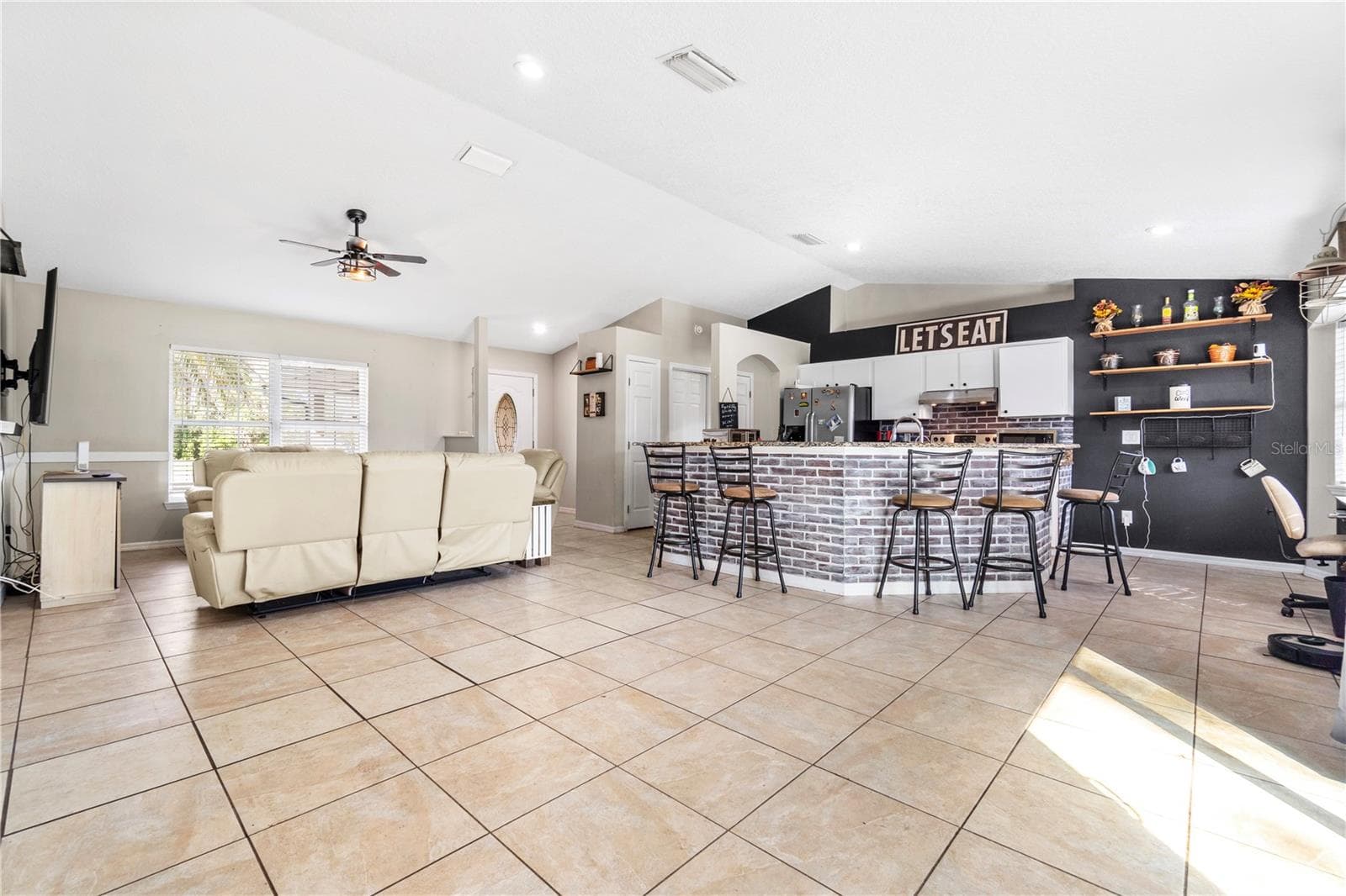 Single Family Residence at 6 ALMOND CRSE, OCALA, photo 6 of 45