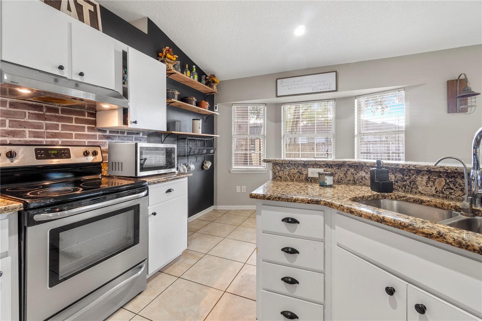 Single Family Residence at 6 ALMOND CRSE, OCALA, photo 10 of 45