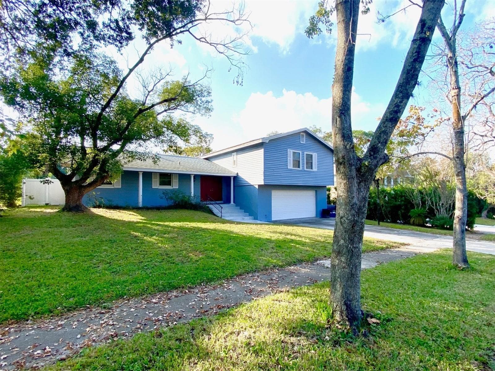 626 ORCHID LN