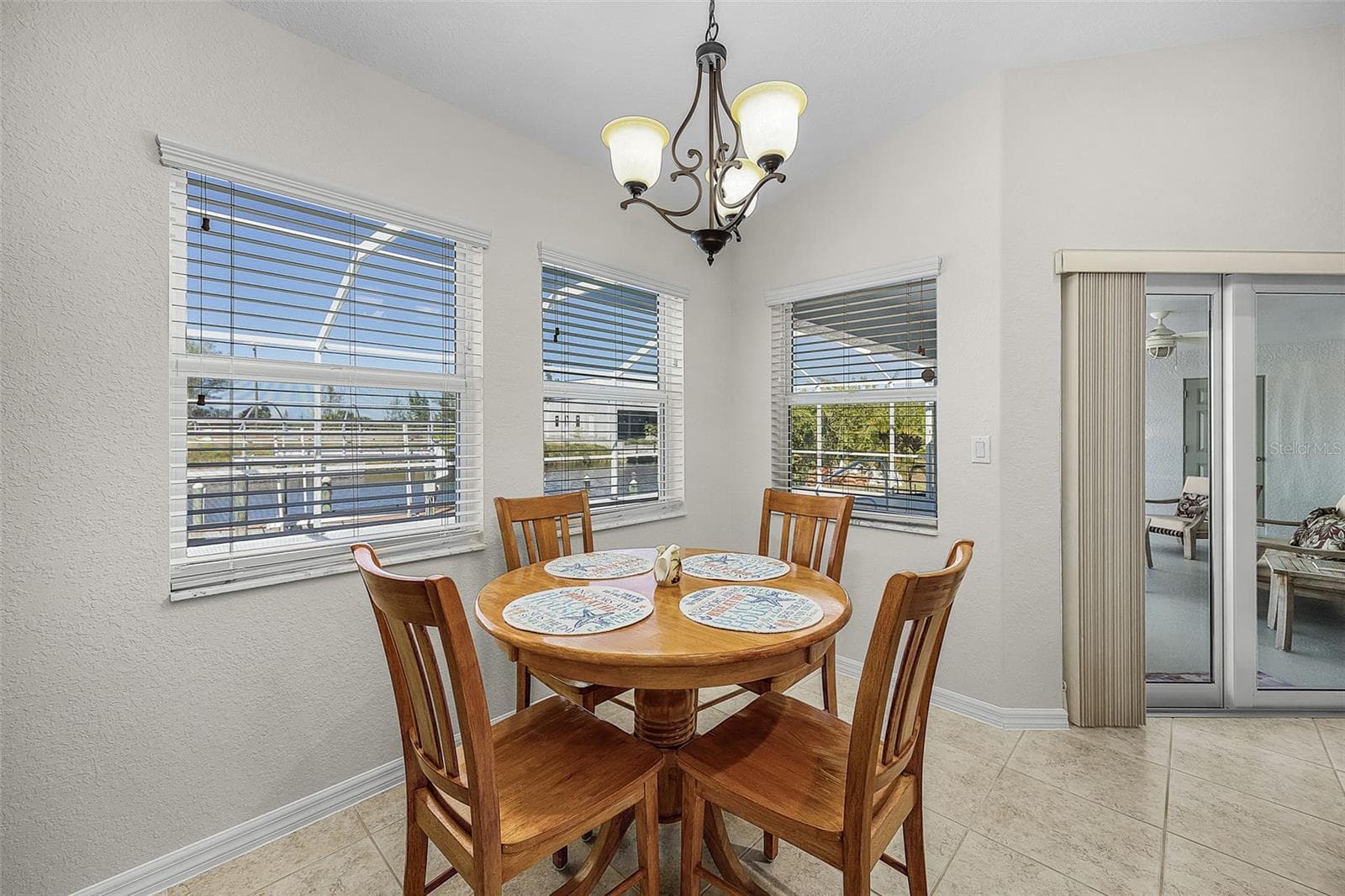 Breakfast nook - 430 NW 39TH AVE, CAPE CORAL