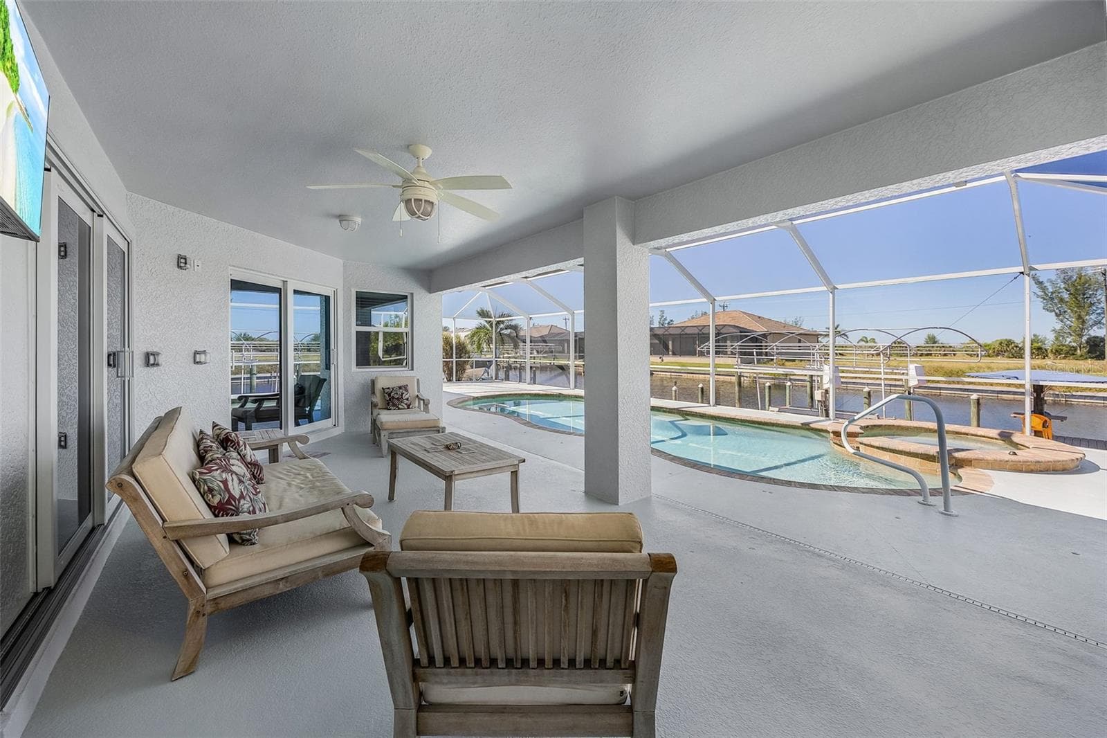 Cover Lanai - 430 NW 39TH AVE, CAPE CORAL