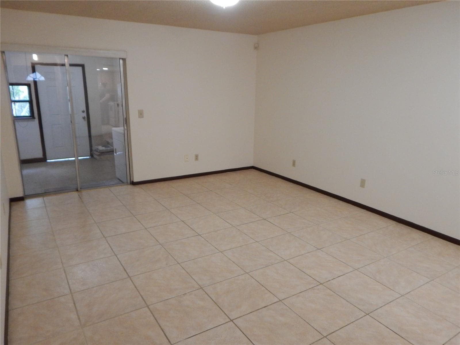 Single Family Residence at 2505 CORAL AVE, KISSIMMEE, photo 3 of 28