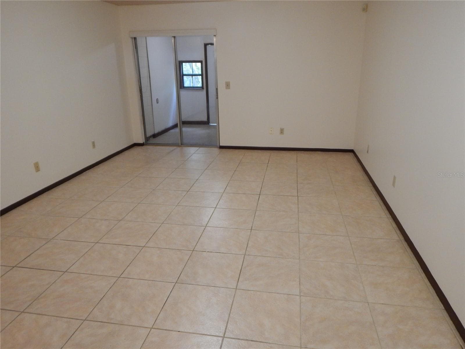 Single Family Residence at 2505 CORAL AVE, KISSIMMEE, photo 4 of 28
