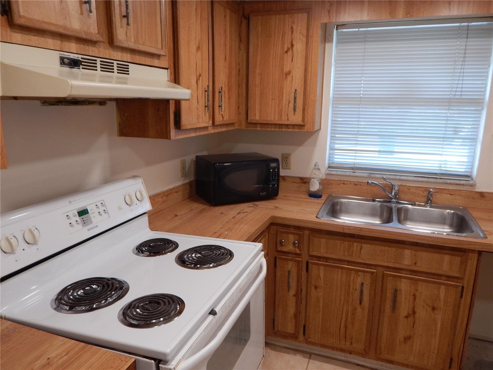 Single Family Residence at 2505 CORAL AVE, KISSIMMEE, photo 7 of 28