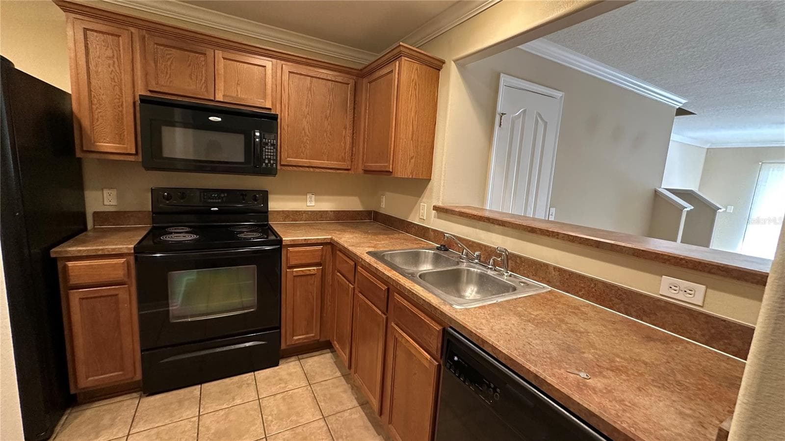 Townhouse at 6918 HAWTHORNE TRACE LN, RIVERVIEW, photo 4 of 13