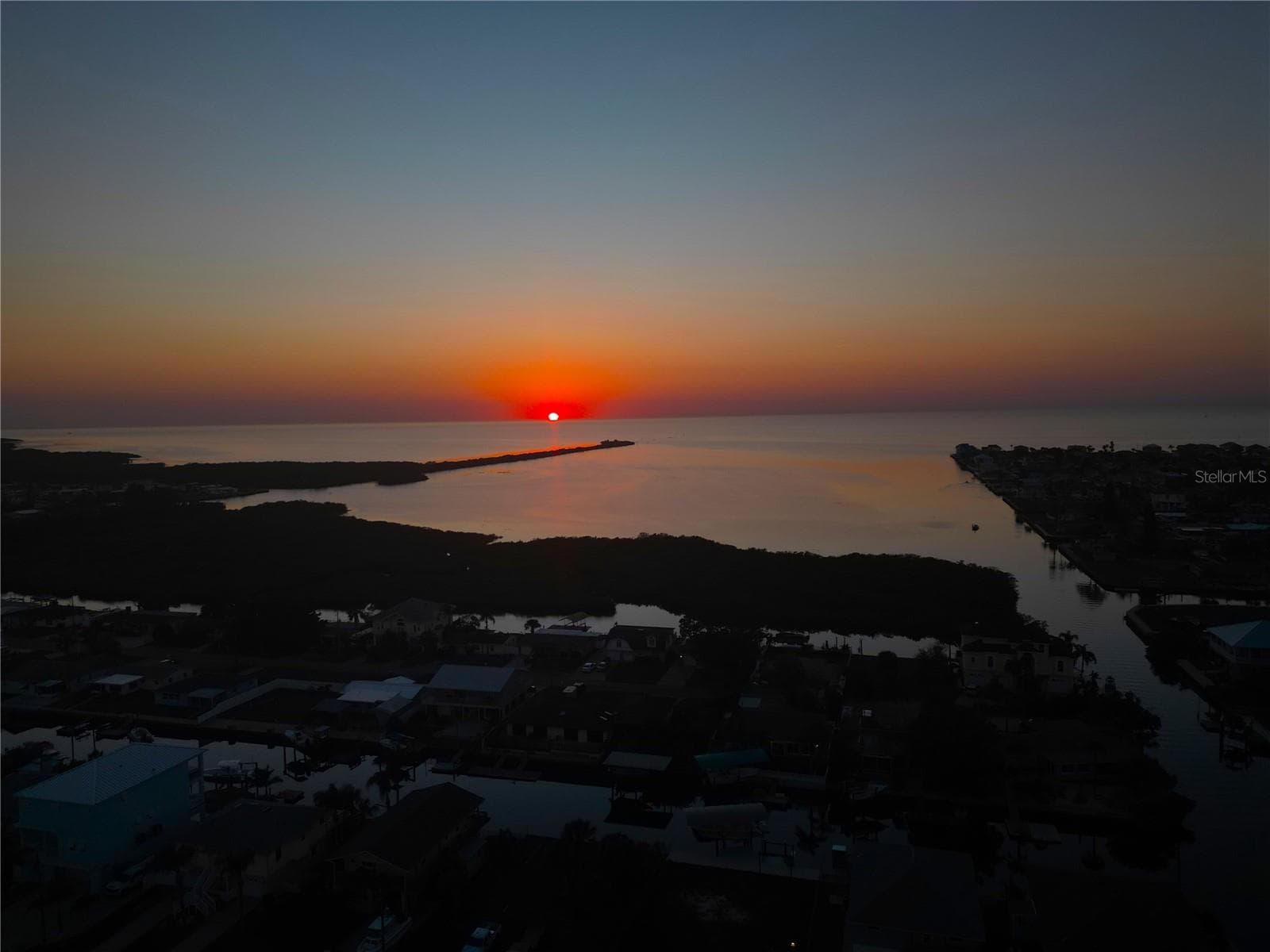 Endless sunsets! - 6814 GULL LN, HUDSON