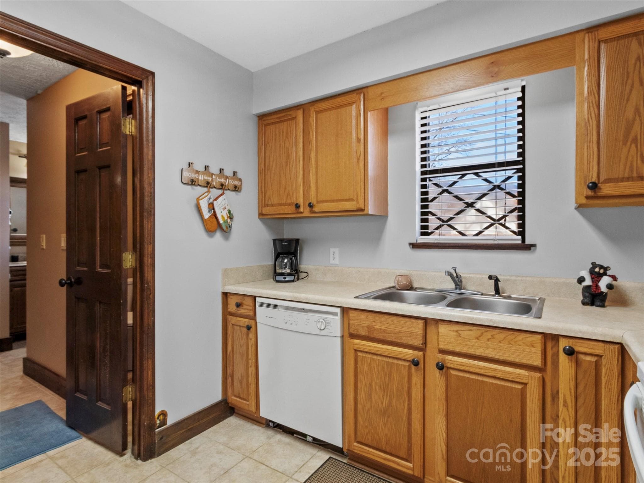 Condominium at 383 Overlook Drive, Burnsville, photo 25 of 42