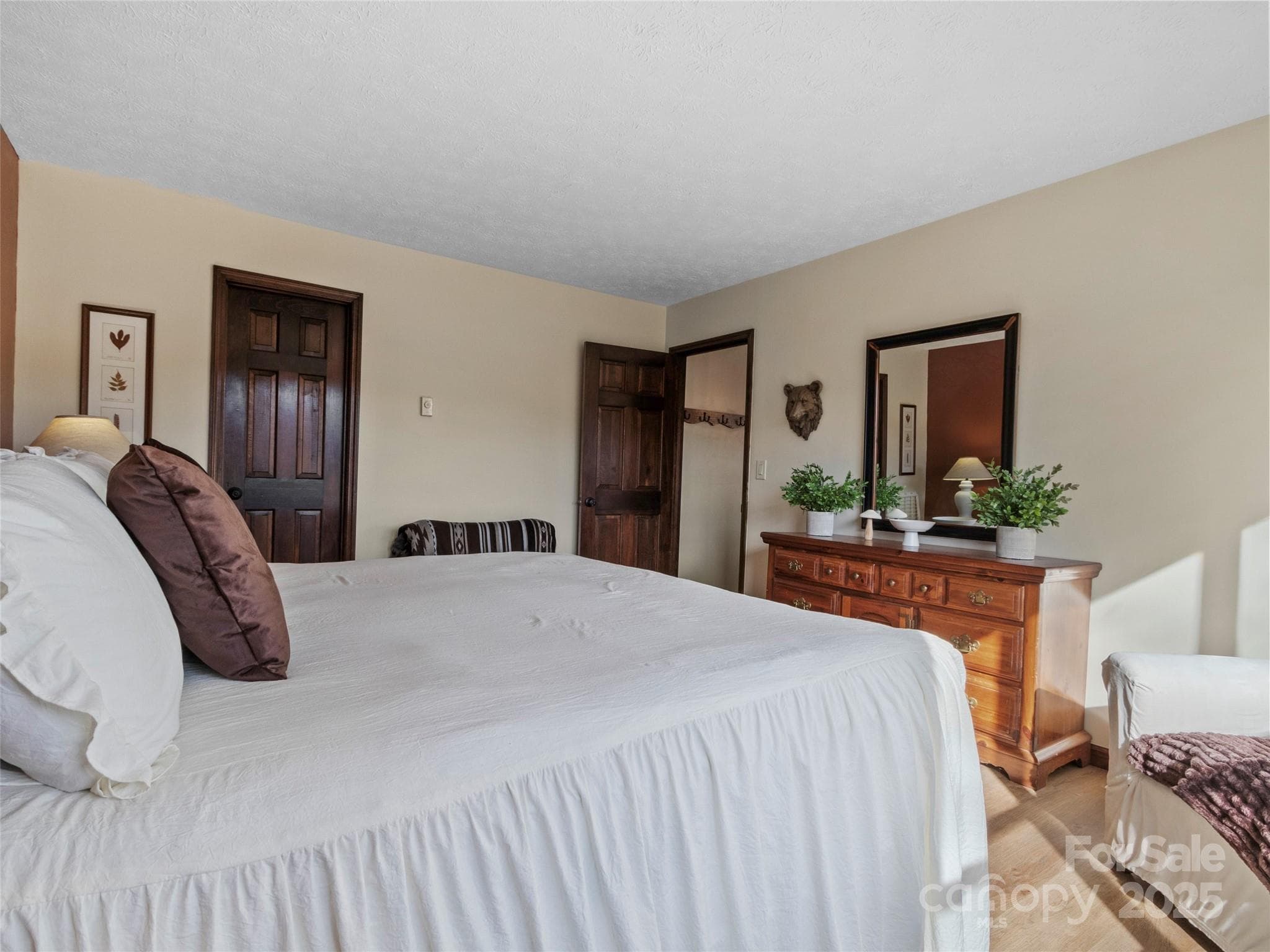 Condominium at 383 Overlook Drive, Burnsville, photo 28 of 42