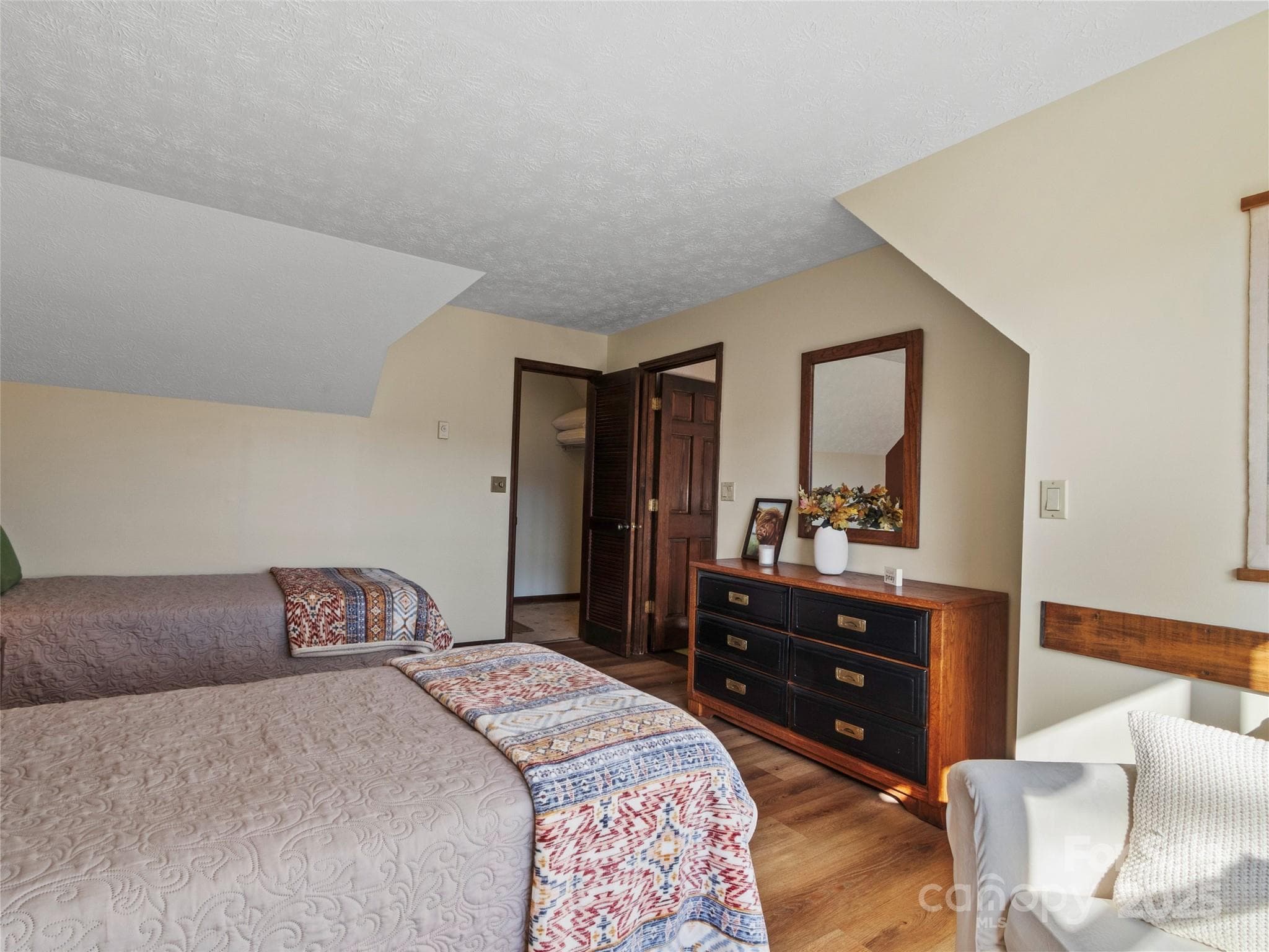 Condominium at 383 Overlook Drive, Burnsville, photo 37 of 42