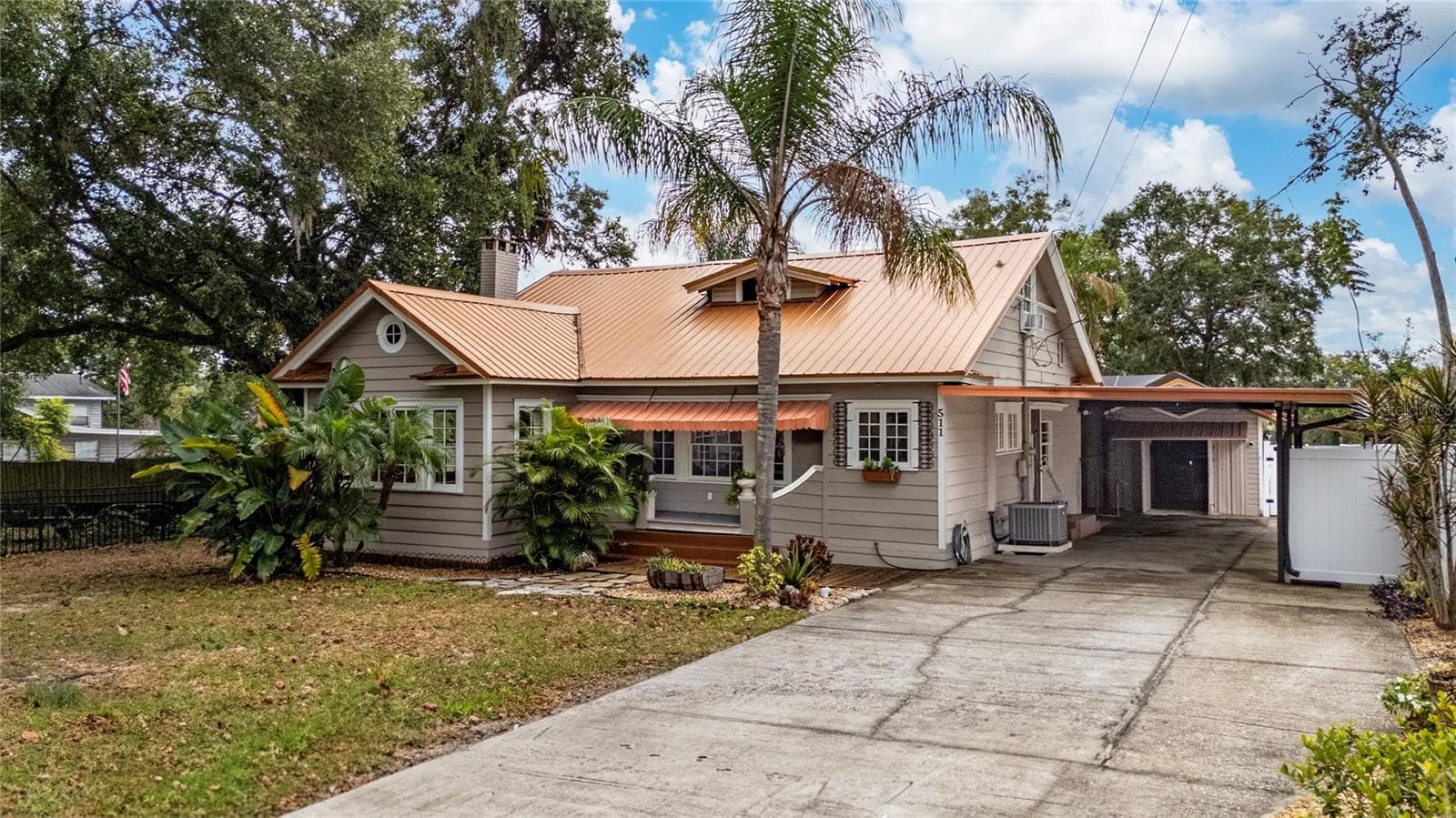 Single Family Residence at 511 GLENDALE ST, LAKELAND, photo 2 of 38