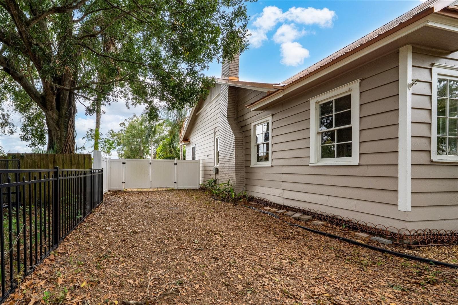 Single Family Residence at 511 GLENDALE ST, LAKELAND, photo 7 of 38
