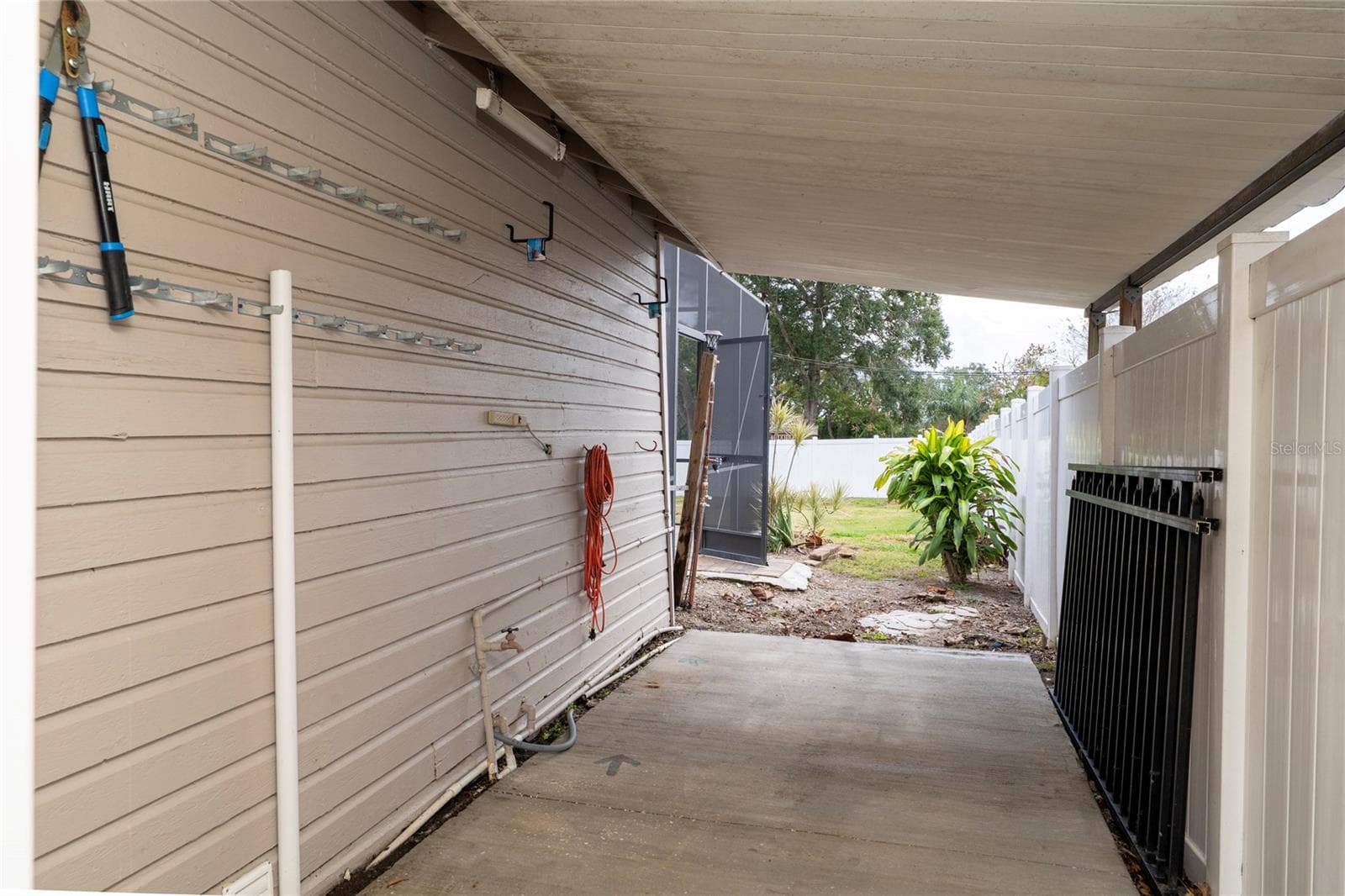 Single Family Residence at 511 GLENDALE ST, LAKELAND, photo 37 of 38