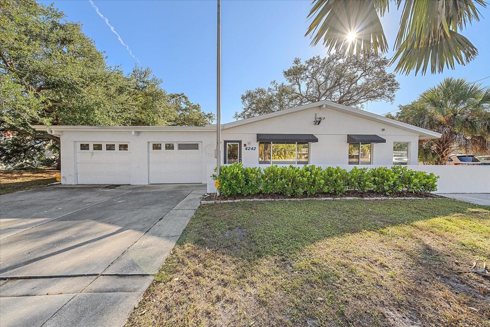 4242 MCINTOSH LN