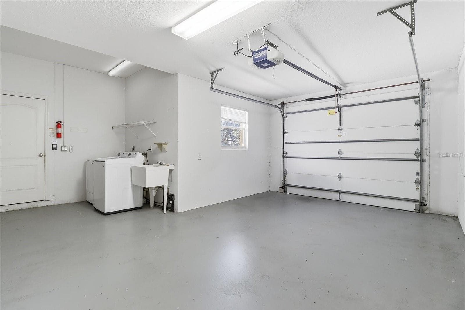 Single Car Garage w/ Electric Garage Door Opener - 6301 W GLYNBORNE LOOP, CRYSTAL RIVER