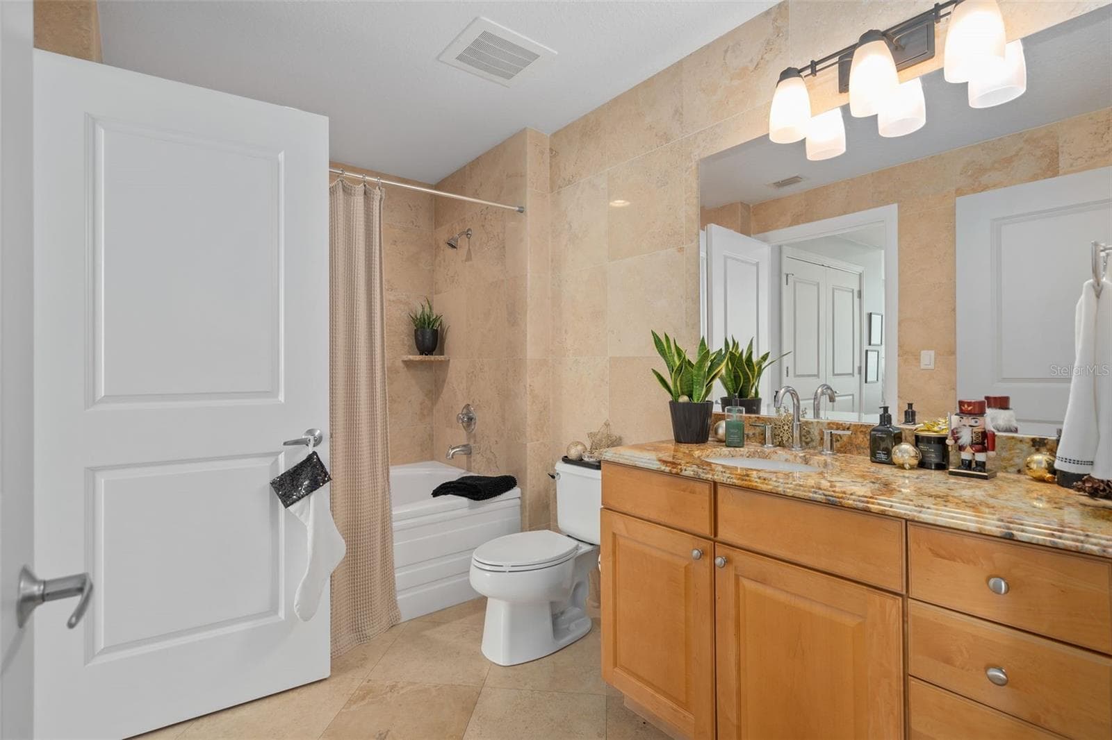 Condominium at 101 S EOLA DR #1209, ORLANDO, photo 10 of 80