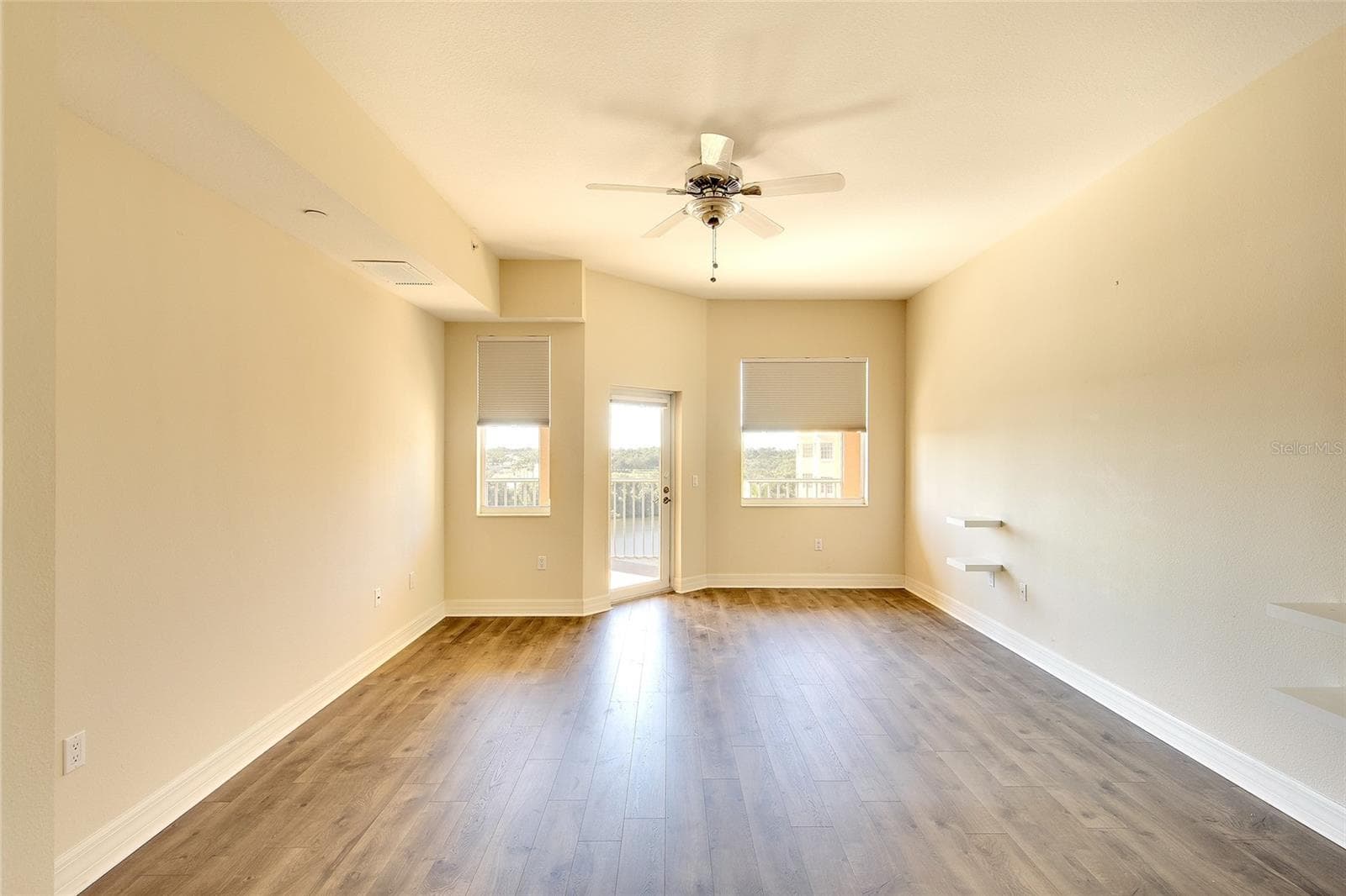 Large primary bedroom. - 1921 MONTE CARLO DR #603, SARASOTA