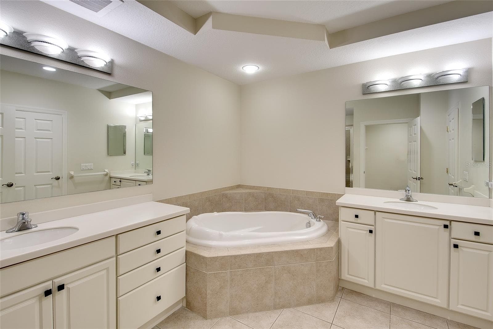 Condominium at 1921 MONTE CARLO DR #603, SARASOTA, photo 17 of 34