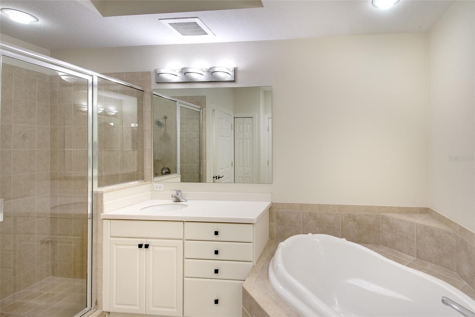 Condominium at 1921 MONTE CARLO DR #603, SARASOTA, photo 18 of 34