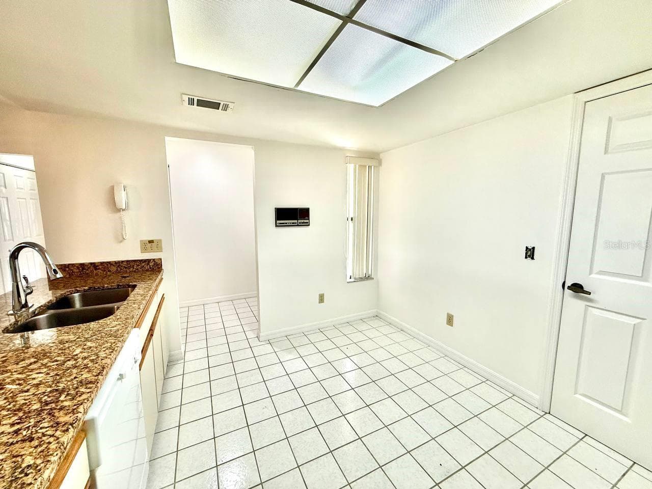 Villa at 18308 AINTREE CT, TAMPA, photo 10 of 13