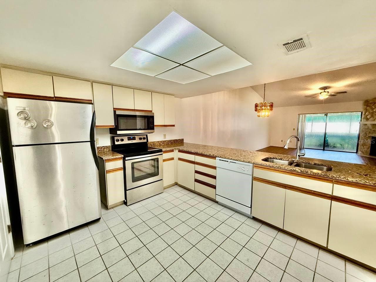Villa at 18308 AINTREE CT, TAMPA, photo 12 of 13
