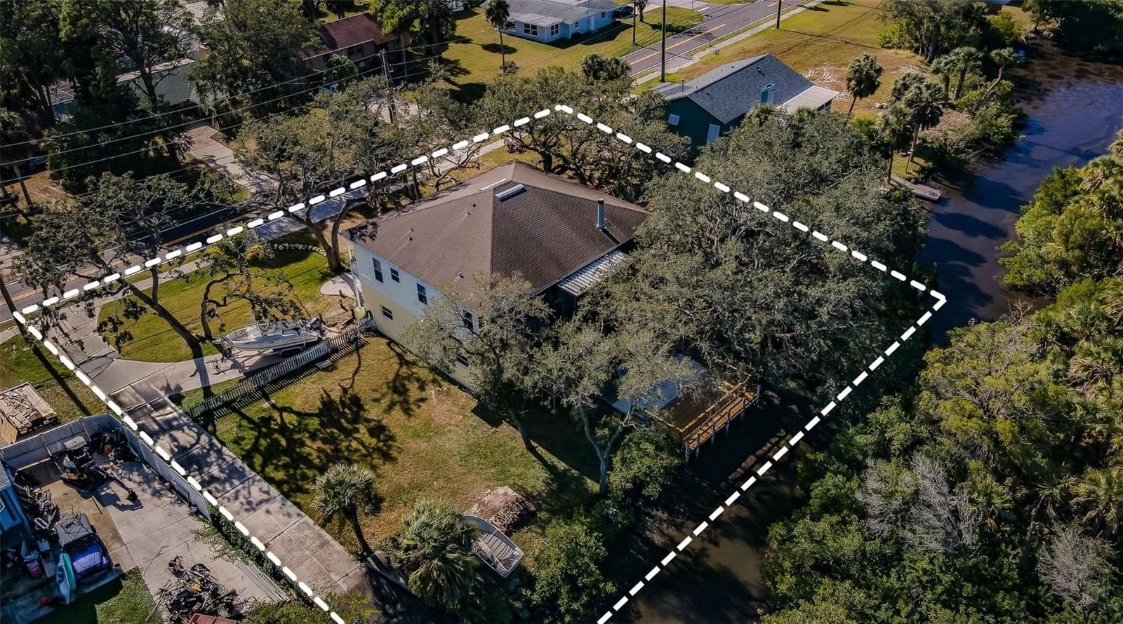 5127 Bay Blvd Port Richey Waterfront Home Half acre with Private Boat Ramp.(Small Crafts) - 5127 BAY BLVD, PORT RICHEY