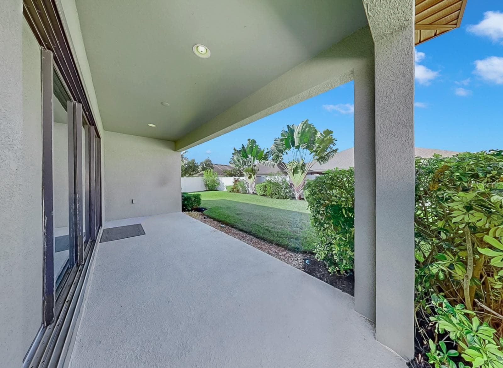 Covered patio - 7109 SPINDLE TREE LN, RIVERVIEW