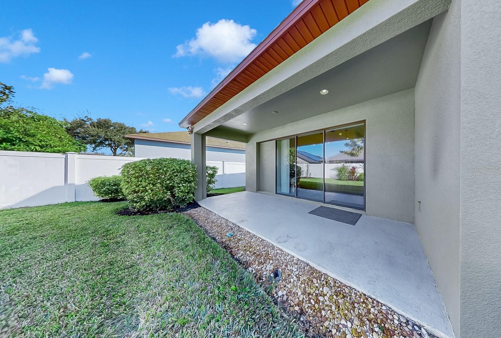 Covered patio - 7109 SPINDLE TREE LN, RIVERVIEW